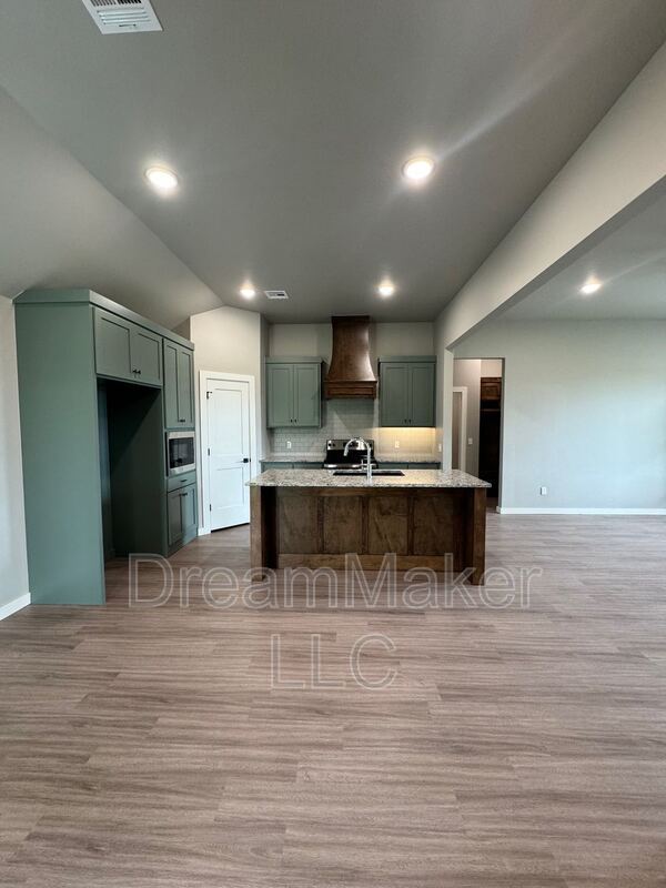 Building Photo - 678 Apple Blossom Way