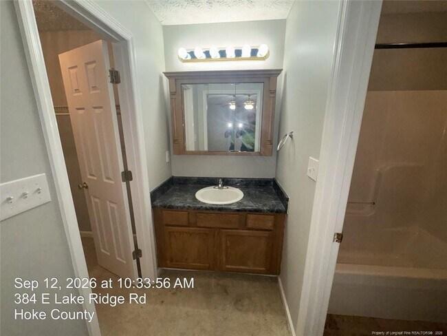 Building Photo - 384 E Lake Ridge Rd