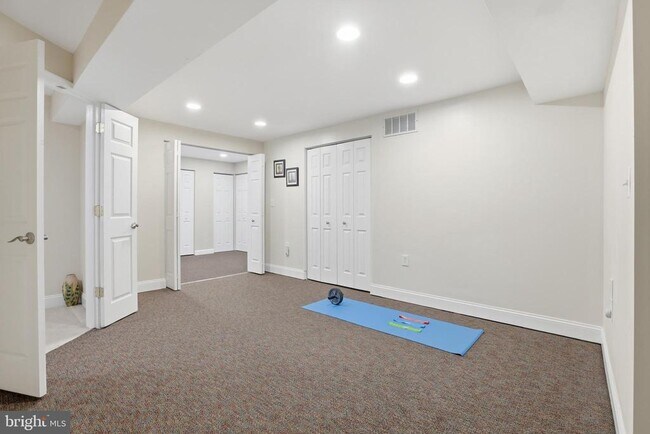 Building Photo - 18136 Hayloft Dr