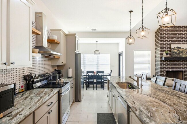 Building Photo - 418 Tawny Oak Cir