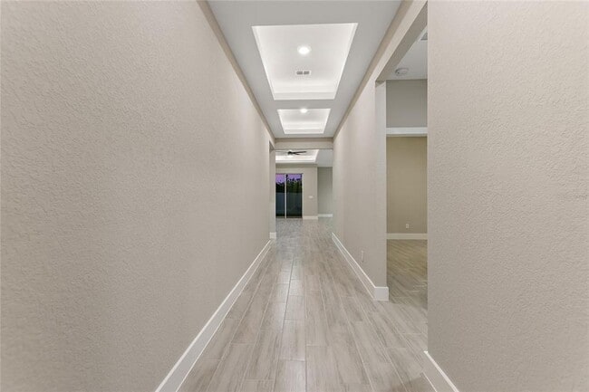 Building Photo - 330 Royal Palm Wy