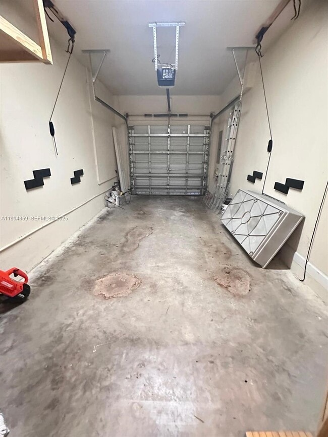 Building Photo - 15290 SW 118th Terrace