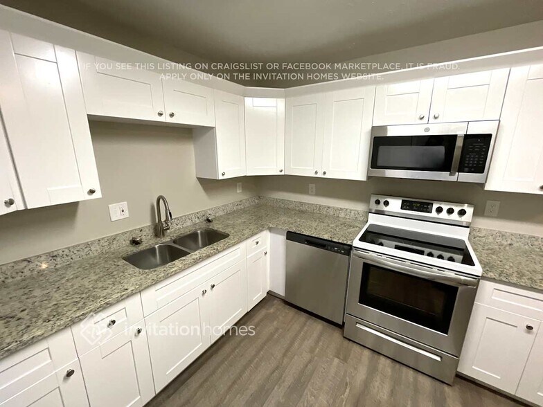 Building Photo - 3172 Fern Valley Dr SW