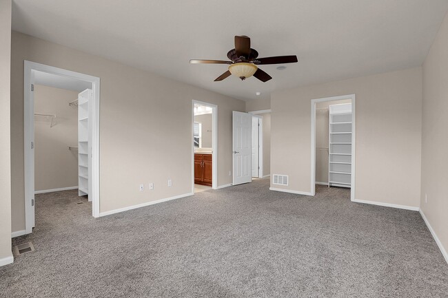 Building Photo - Amazing 5-bedroom, 3-bath, 2 car garage in...