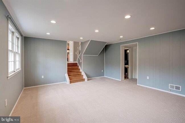 Building Photo - 1700 Pebble Beach Dr