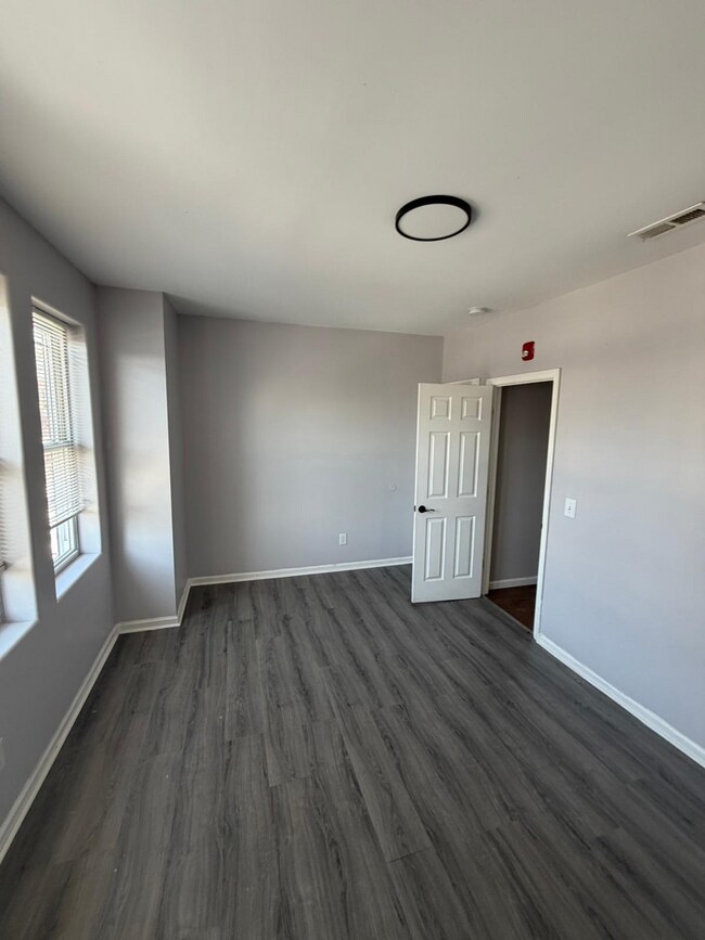 Building Photo - 1809 N 54th St