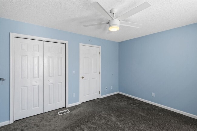 Building Photo - Charming 2-Bedroom home with Front and Rear Balconies