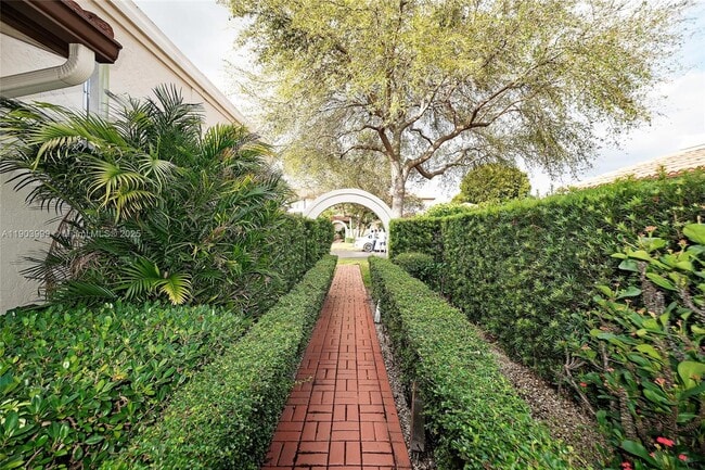 Building Photo - 9318 NW 50th Doral Cir S