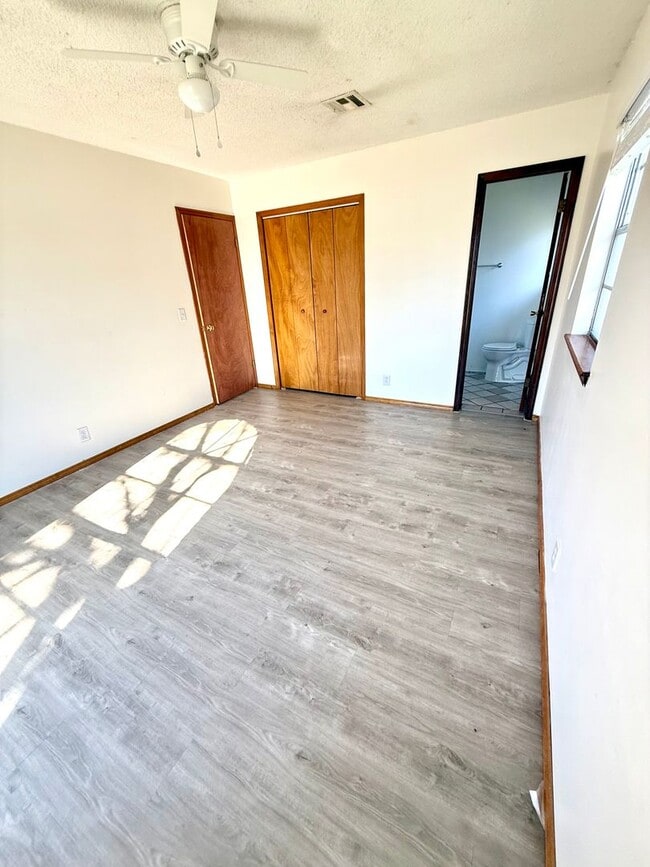 Building Photo - Updated 3 Bedroom, 1.5 Bath House Near Hard Rock Casino and Has Great Highway Access!