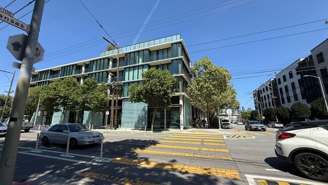 Building Photo - Epic REA: Fantastic Potrero Hill Modern 1 BR, 1 BA Condo