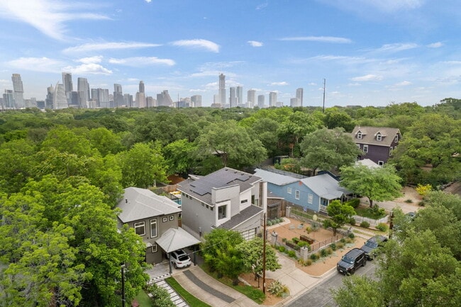 Building Photo - Modern Oasis in Bouldin Creek