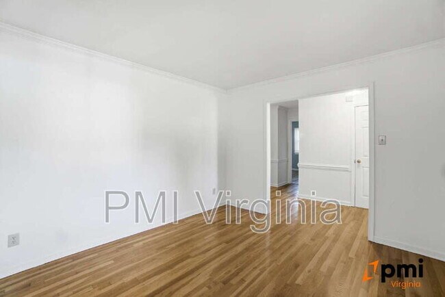 Building Photo - 436 Longleaf Rd