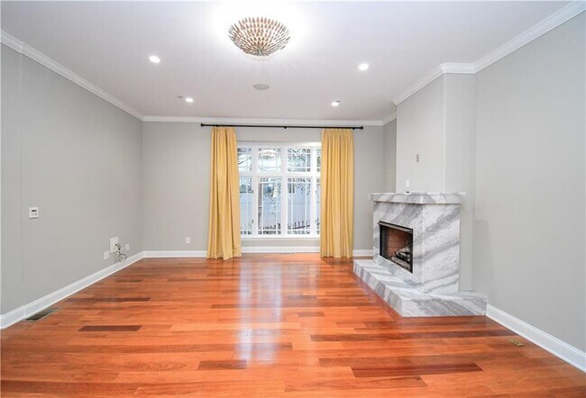 Building Photo - 4 Prichard Way NE