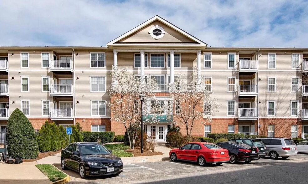 Building Photo - 7000 Falls Reach Dr