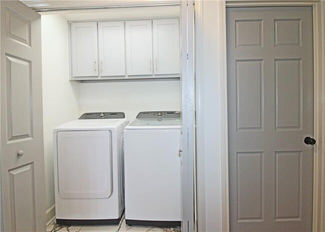 Building Photo - 49 New St