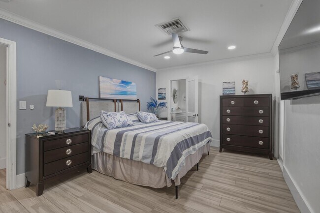 Building Photo - 3036 NE 19th St