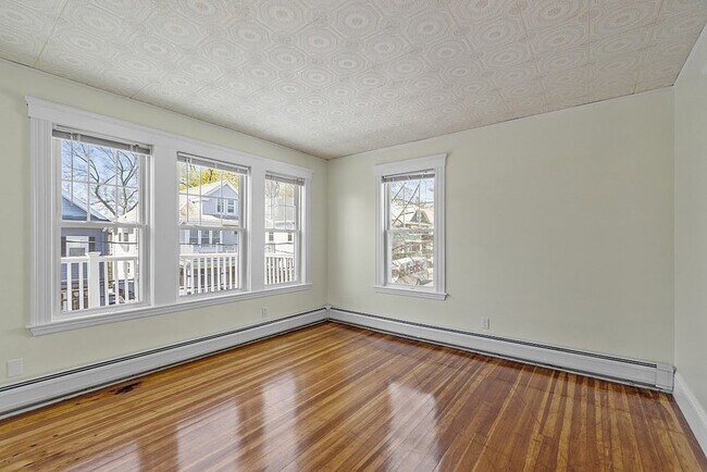 Building Photo - 59 Clarendon Ave