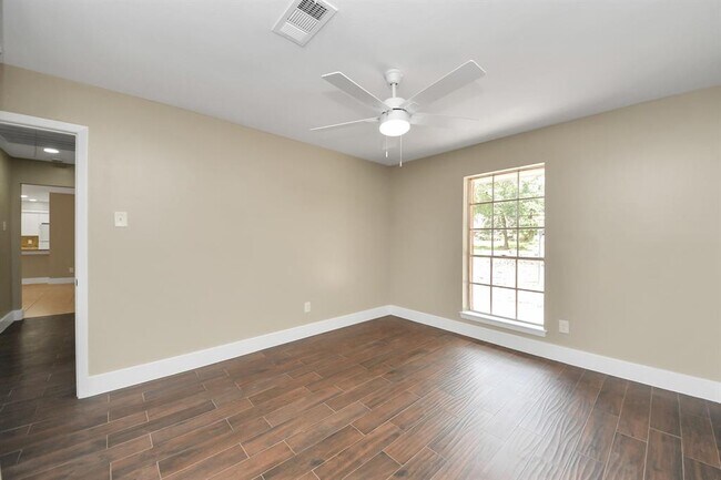 Building Photo - 11811 Campos Dr