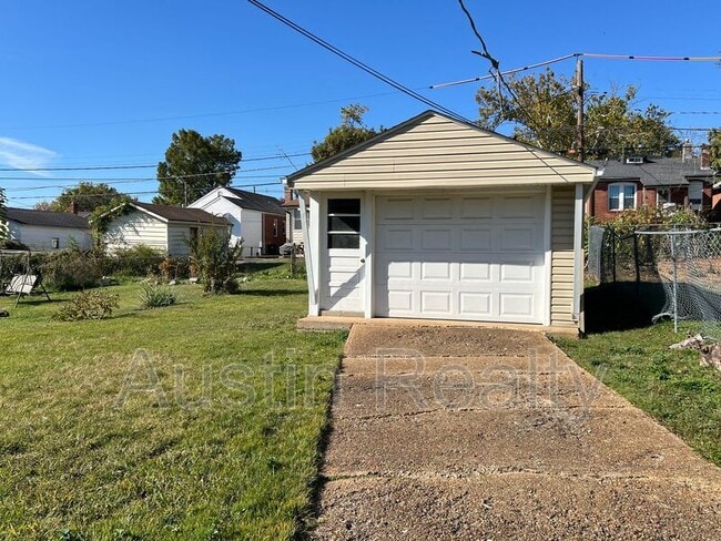 Building Photo - 1509 Collins Ave