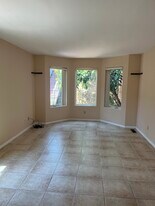 Building Photo - 204 Midbury Hill Rd
