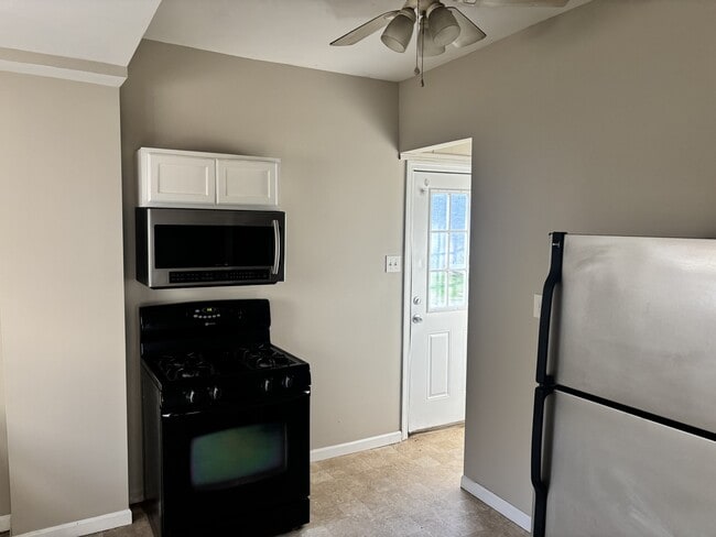 Building Photo - 174 S Burlington St