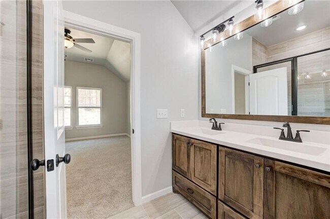 Building Photo - Newer Home For Lease in Noble.  15 minutes to OU Campus