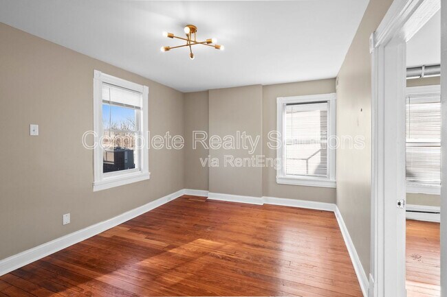 Building Photo - 2137 Russell Blvd