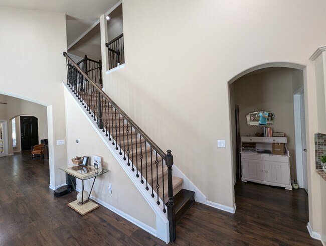 Building Photo - 2432 Etta May Ln