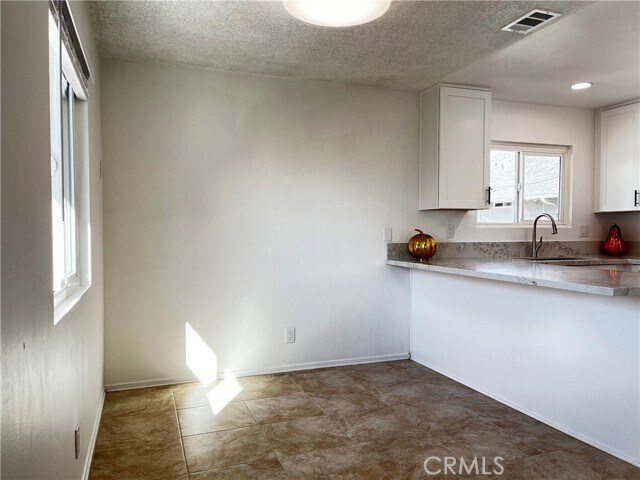 Building Photo - 7631 Amazon Dr