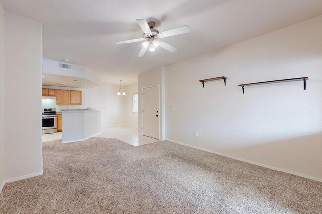 Building Photo - 6800 Vista Del Norte Dr NE