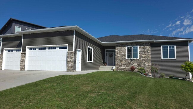 Primary Photo - Incredible Home with Great Views in NW Bis...