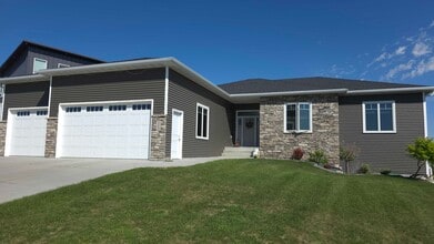 Building Photo - Incredible Home with Great Views in NW Bis...