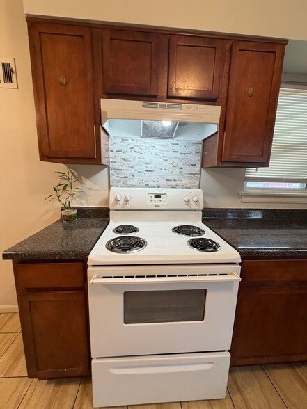 Building Photo - 312 E 83rd St