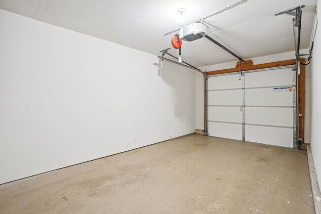 Building Photo - 7035 Fieldhurst Ct
