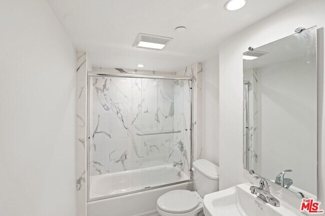 Building Photo - 1539 Purdue Ave