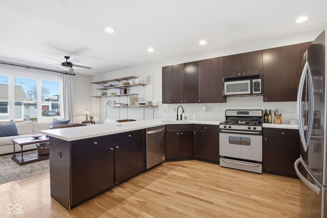 Building Photo - 228 E St Joseph St