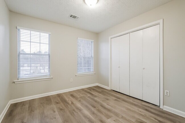 Building Photo - 2812 Country Farms Ct