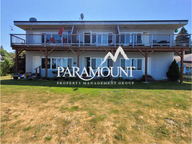 Building Photo - One Bedroom Waterfront Oasis!!!