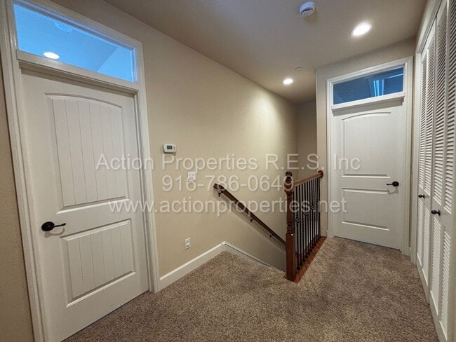 Building Photo - Gated Penryn Patio 2 Story Home, 3 Bedroom...