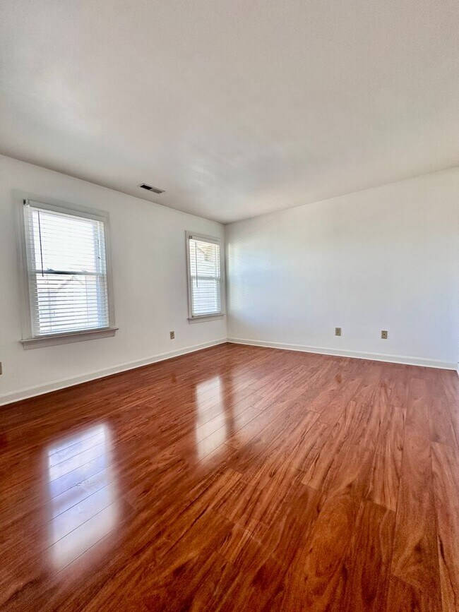Building Photo - Pinewell By The Bay-4 Bedroom 3.5 Bath