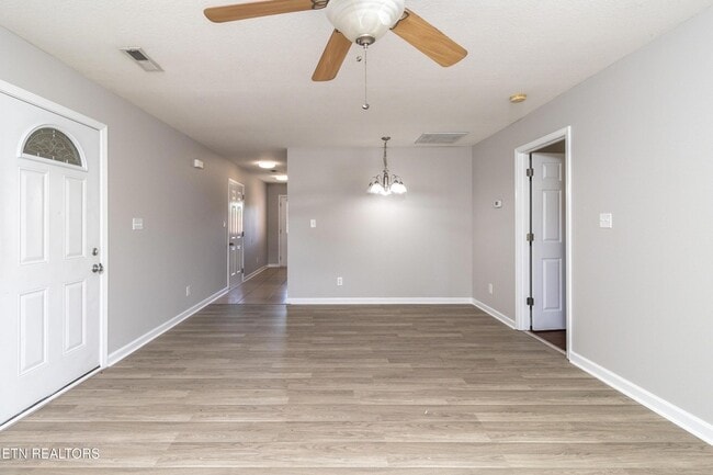 Building Photo - 4622 Ventura Dr