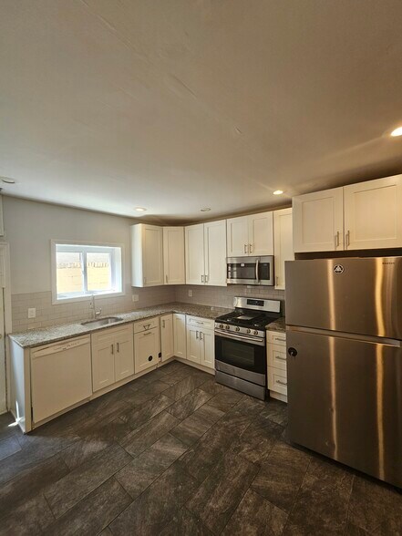 Building Photo - 1316 S 8th St