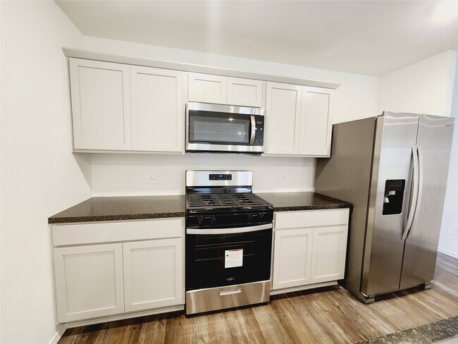 Primary Photo - 6043 Canyon Dawn Dr