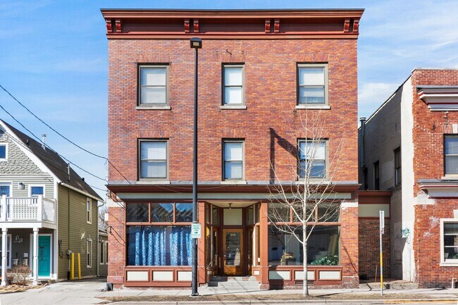 Building Photo - 1216 Williamson St