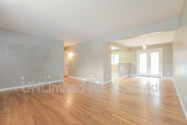 Building Photo - 6050 S Sterne Pkwy