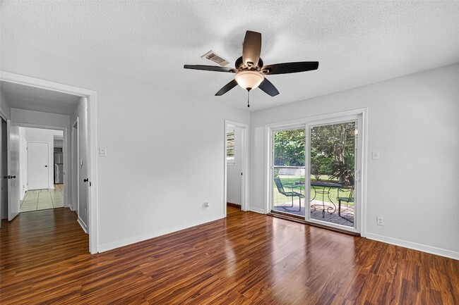 Building Photo - 5114 Beechnut St