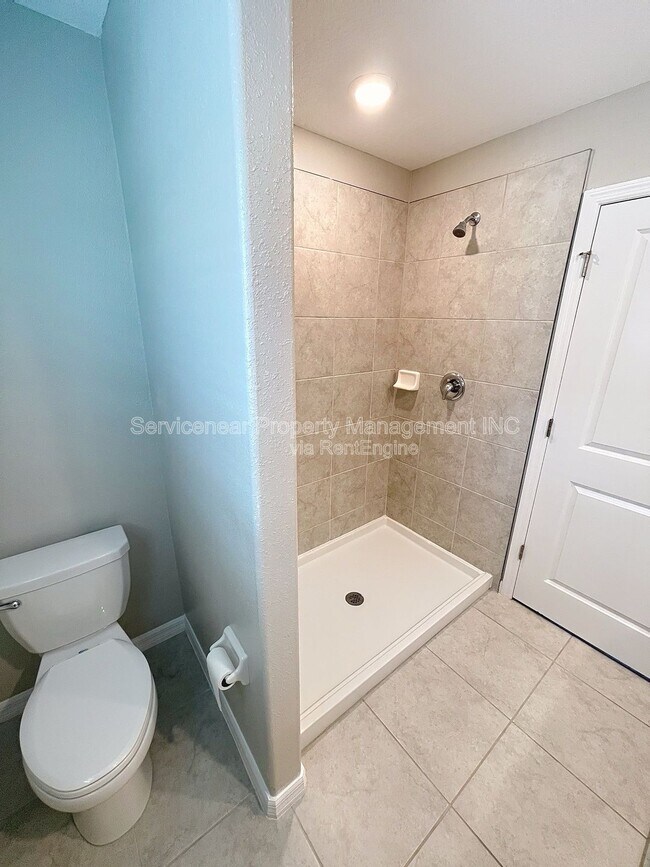 Building Photo - 7029 Samuel Ivy Dr