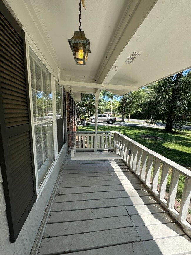Building Photo - 2/2 Charming House in Garden Lakes $1,296
