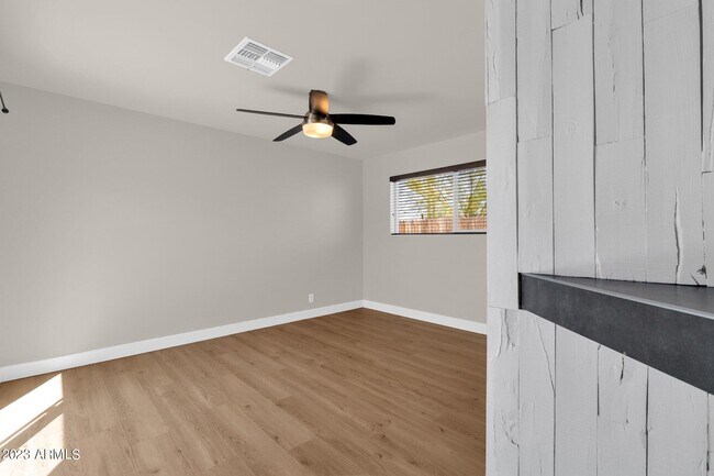 Building Photo - 7408 E Beatrice St