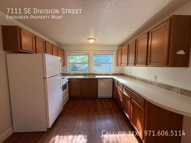 Building Photo - 7111 SE Division St